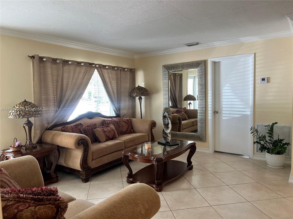 На продажу: $719,000 (3 спален, 3 ванн, 2009 Квадратных фут)