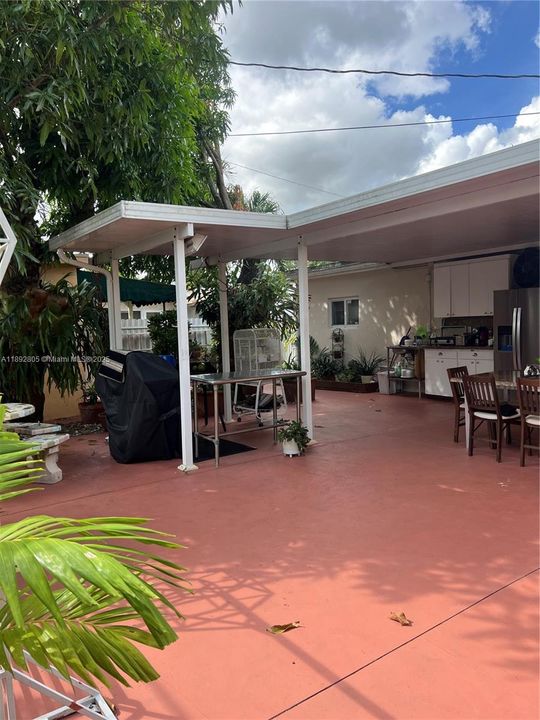 На продажу: $719,000 (3 спален, 3 ванн, 2009 Квадратных фут)