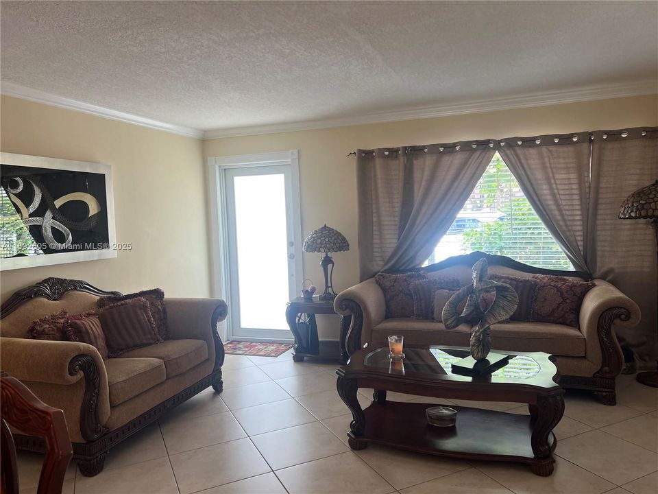 На продажу: $719,000 (3 спален, 3 ванн, 2009 Квадратных фут)