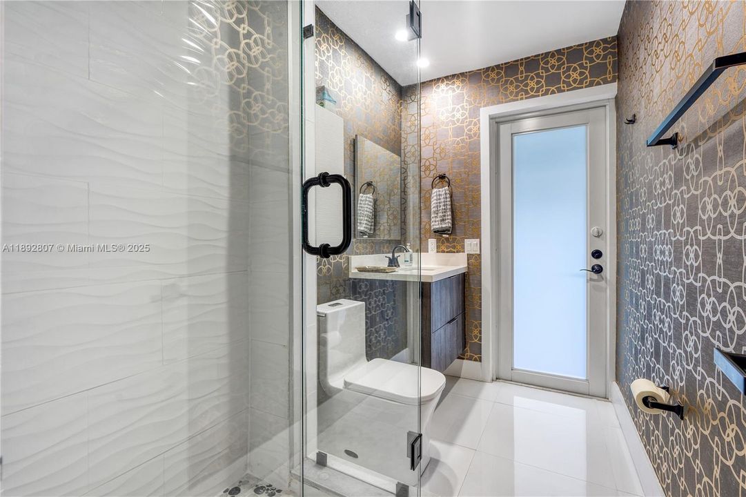 Active With Contract: $5,700 (3 beds, 2 baths, 1896 Square Feet)