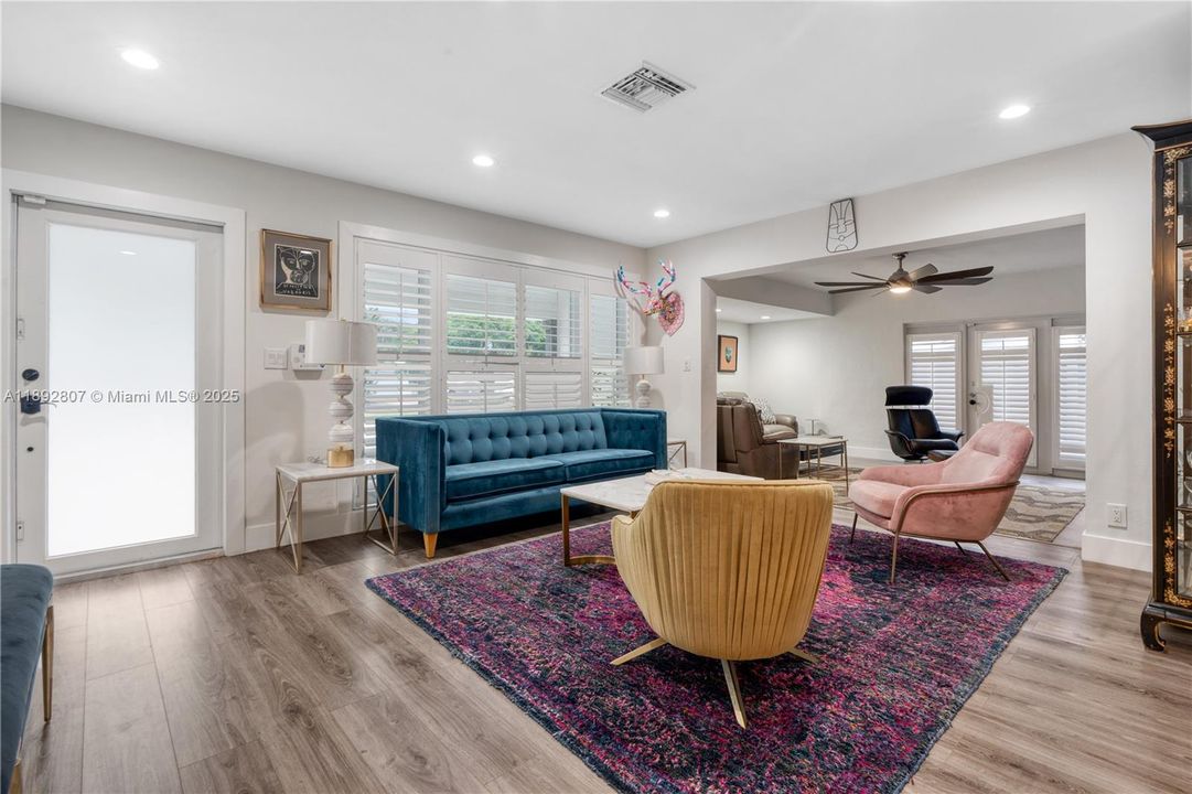 Active With Contract: $5,700 (3 beds, 2 baths, 1896 Square Feet)