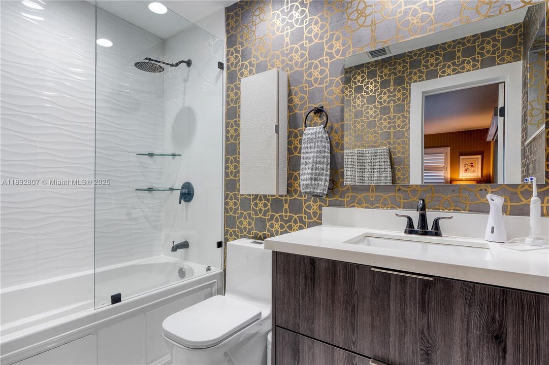 Active With Contract: $5,700 (3 beds, 2 baths, 1896 Square Feet)