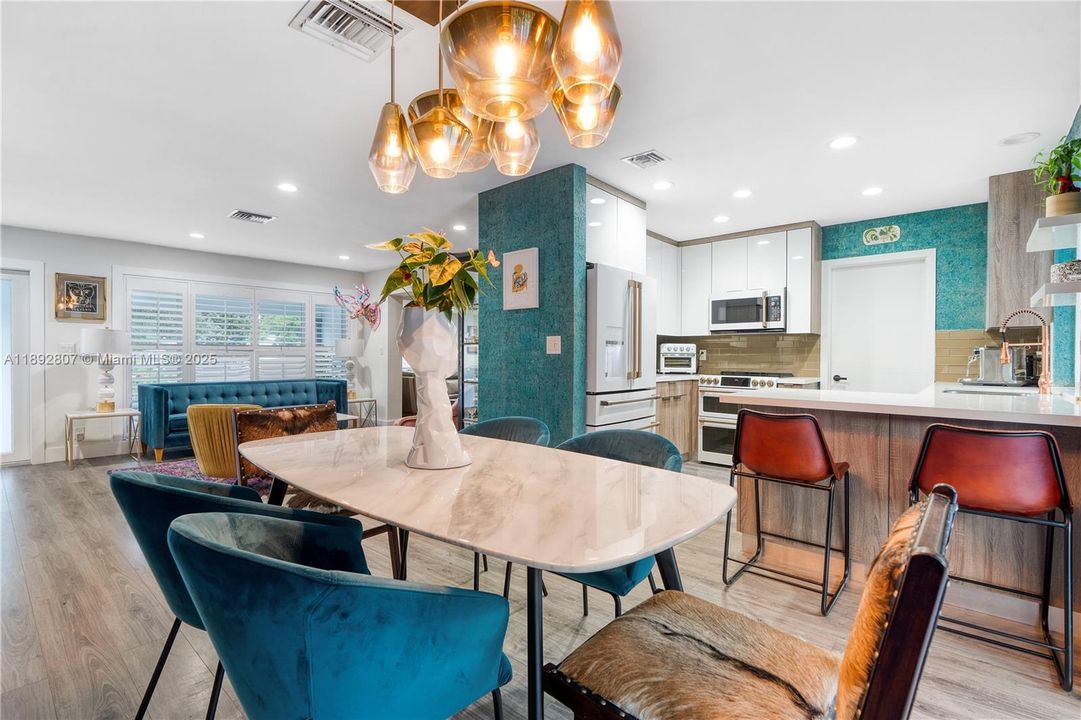 Active With Contract: $5,700 (3 beds, 2 baths, 1896 Square Feet)