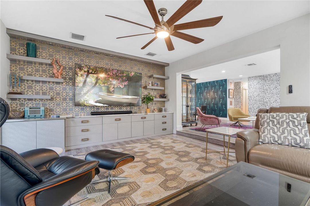 Active With Contract: $5,700 (3 beds, 2 baths, 1896 Square Feet)