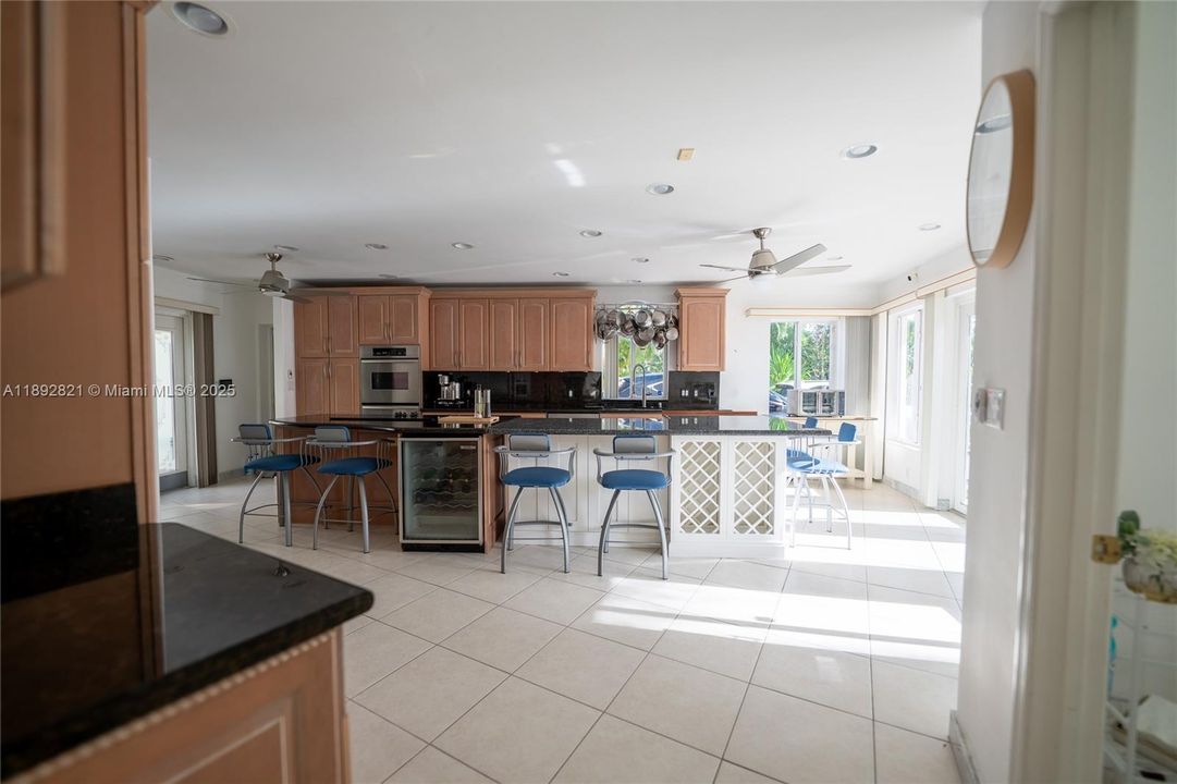 待售: $4,500,000 (4 贝兹, 3 浴室, 3084 平方英尺)