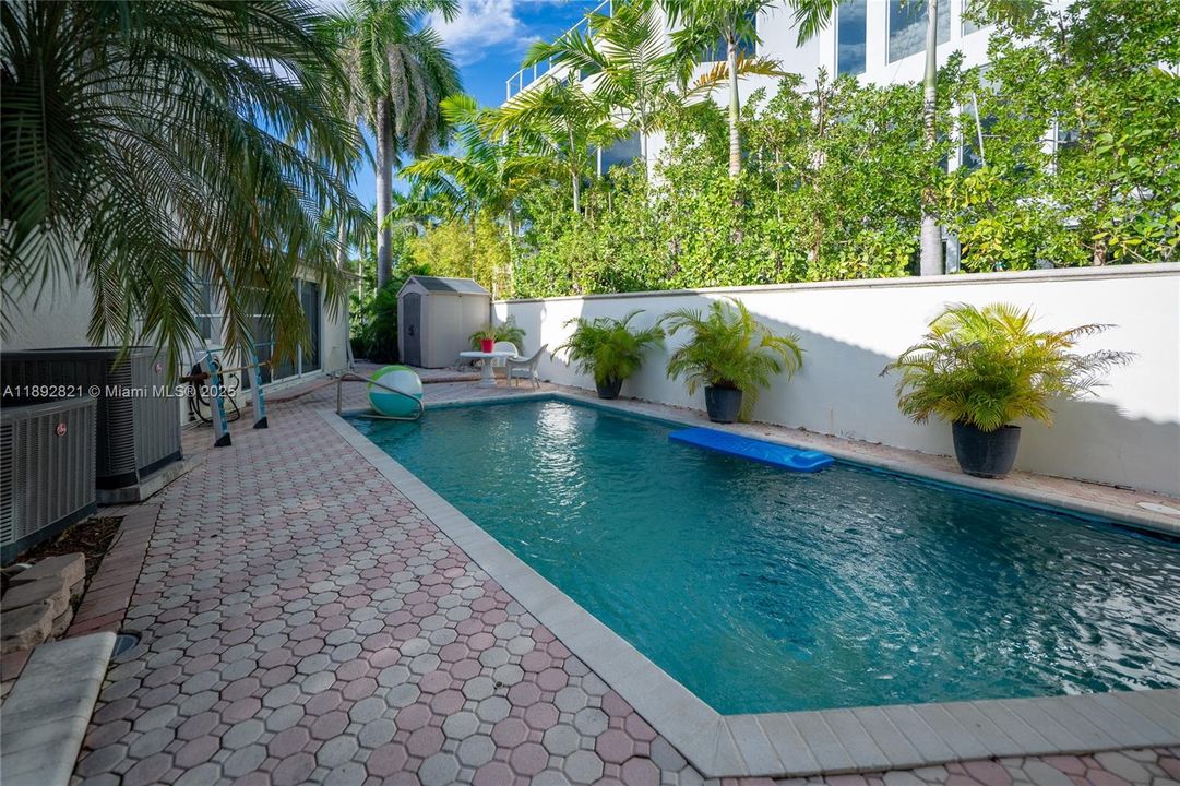 待售: $4,500,000 (4 贝兹, 3 浴室, 3084 平方英尺)