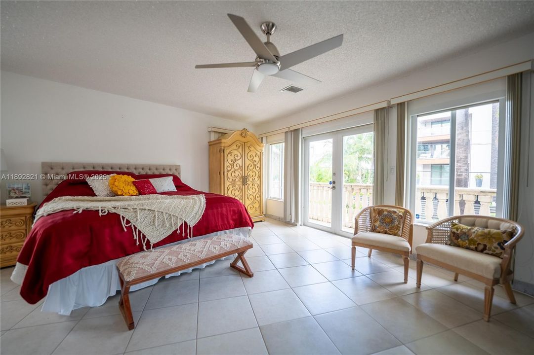 待售: $4,500,000 (4 贝兹, 3 浴室, 3084 平方英尺)