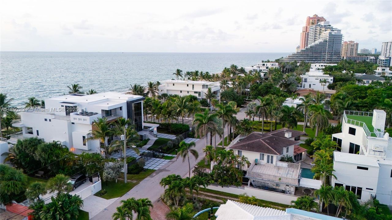 待售: $4,500,000 (4 贝兹, 3 浴室, 3084 平方英尺)