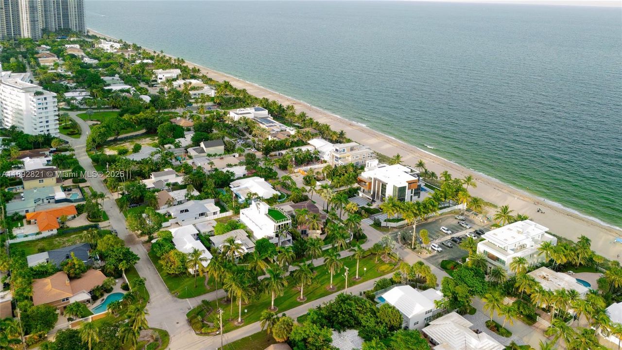 待售: $4,500,000 (4 贝兹, 3 浴室, 3084 平方英尺)