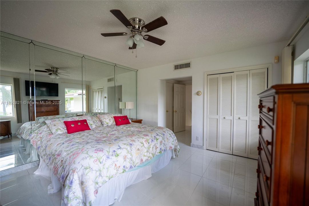 待售: $4,500,000 (4 贝兹, 3 浴室, 3084 平方英尺)