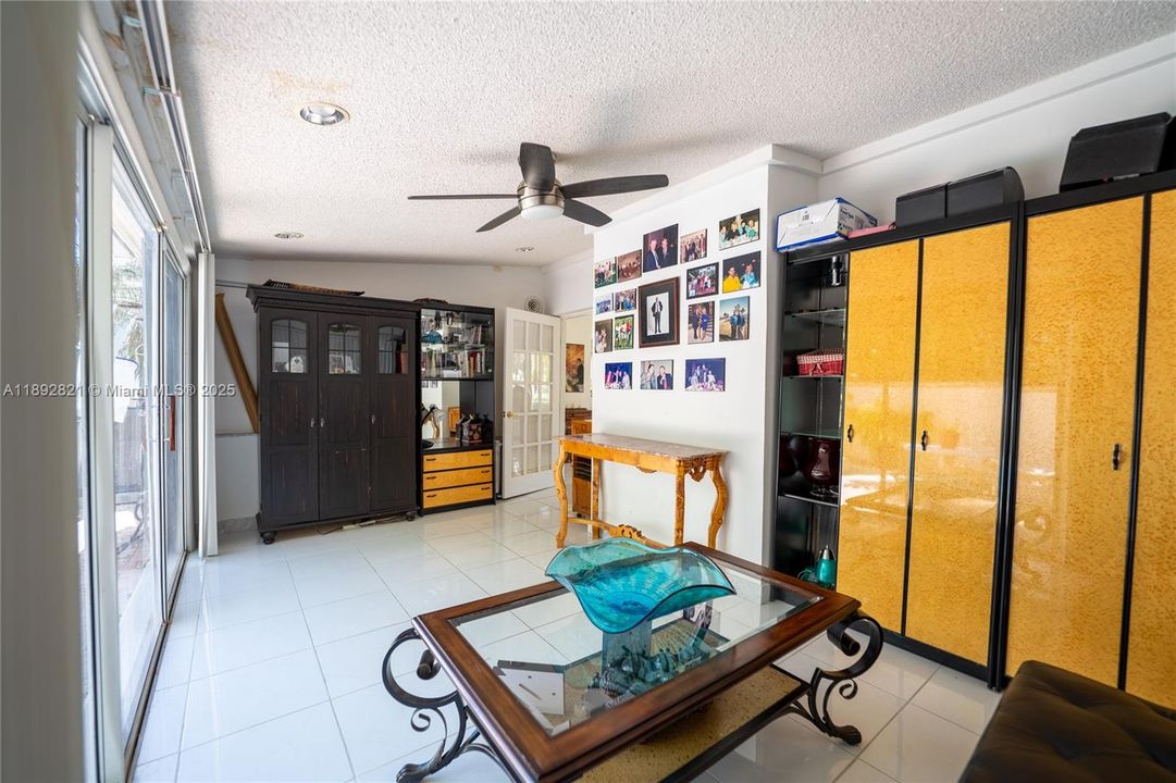 待售: $4,500,000 (4 贝兹, 3 浴室, 3084 平方英尺)