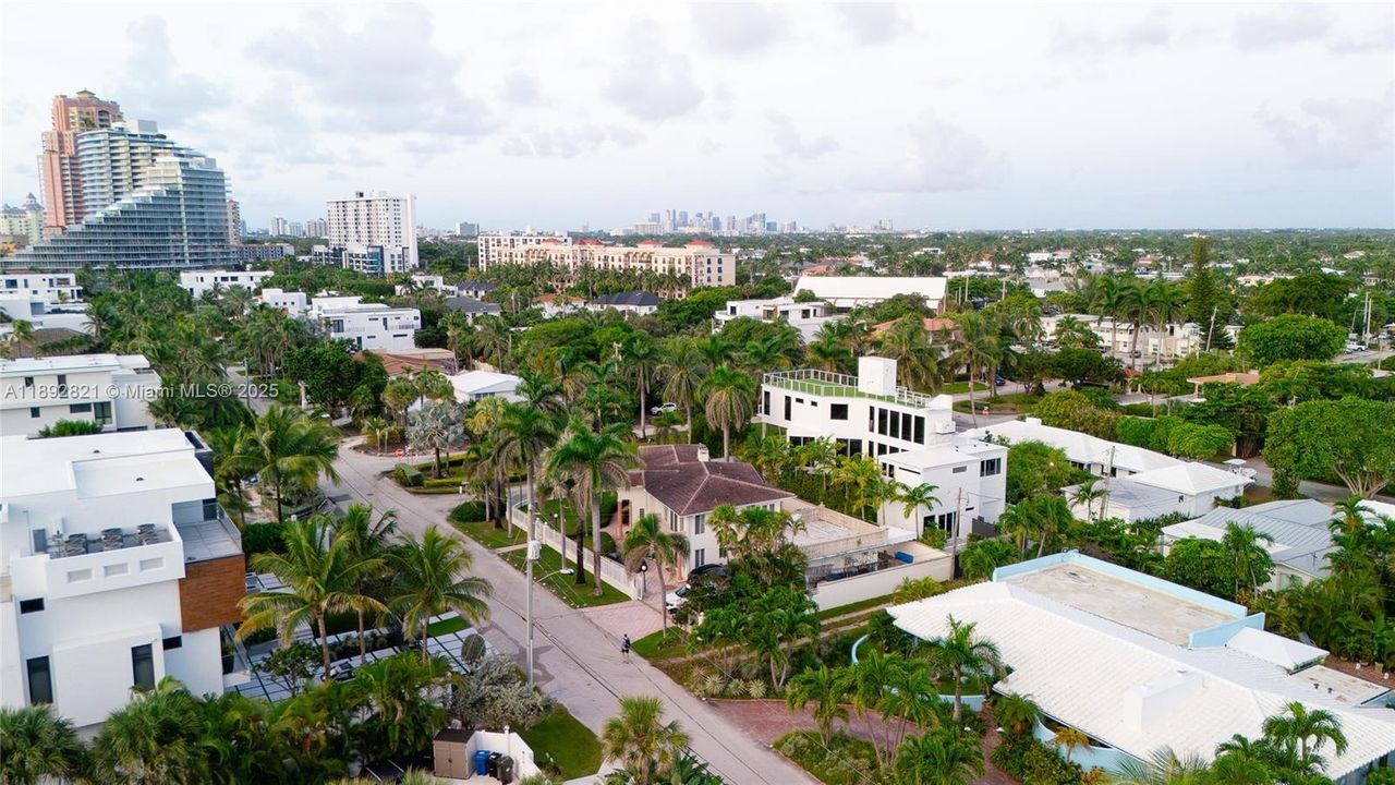 待售: $4,500,000 (4 贝兹, 3 浴室, 3084 平方英尺)