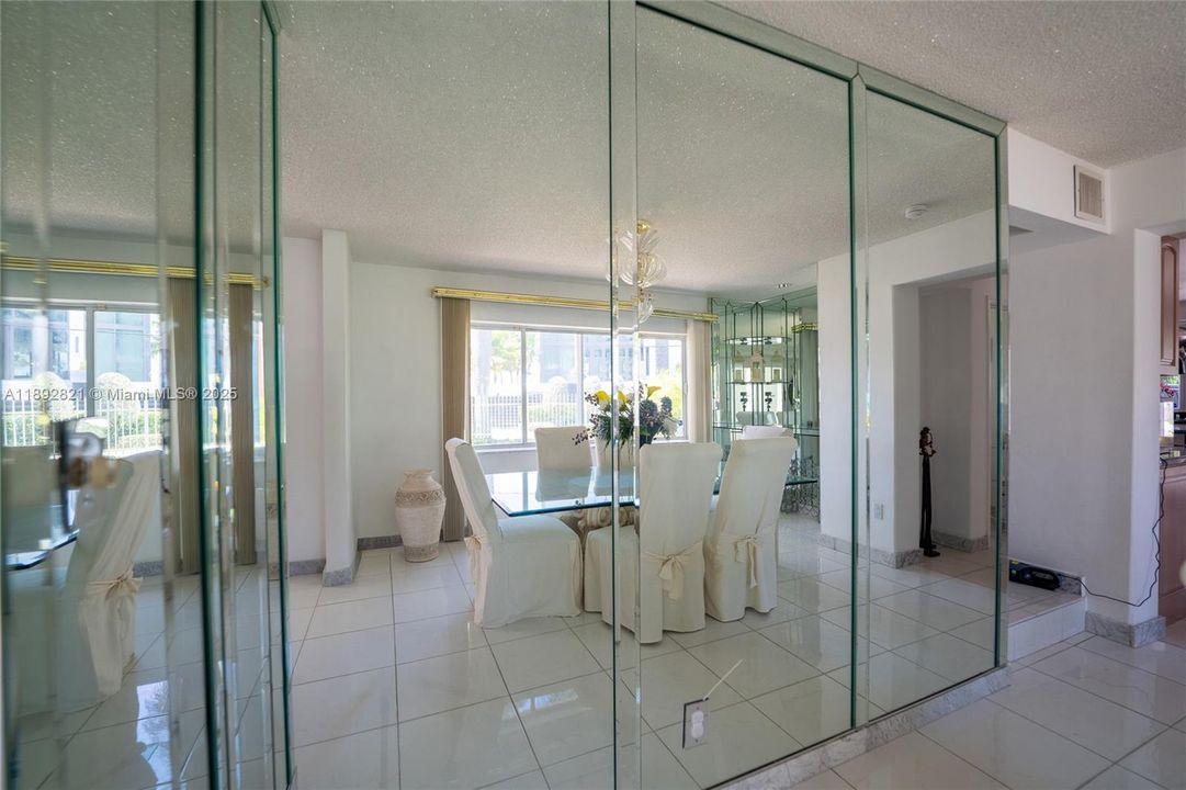 待售: $4,500,000 (4 贝兹, 3 浴室, 3084 平方英尺)