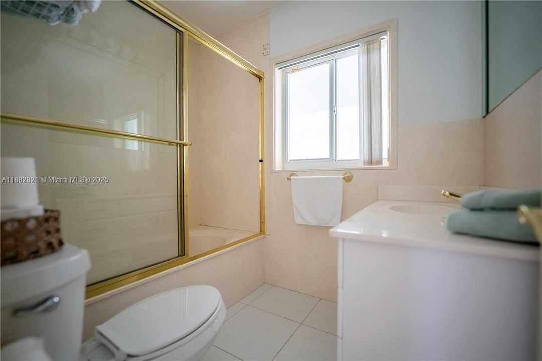 待售: $4,500,000 (4 贝兹, 3 浴室, 3084 平方英尺)