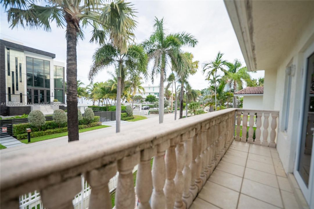 待售: $4,500,000 (4 贝兹, 3 浴室, 3084 平方英尺)