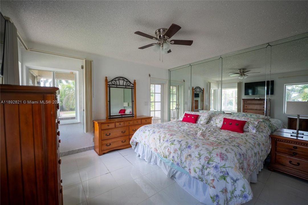 待售: $4,500,000 (4 贝兹, 3 浴室, 3084 平方英尺)