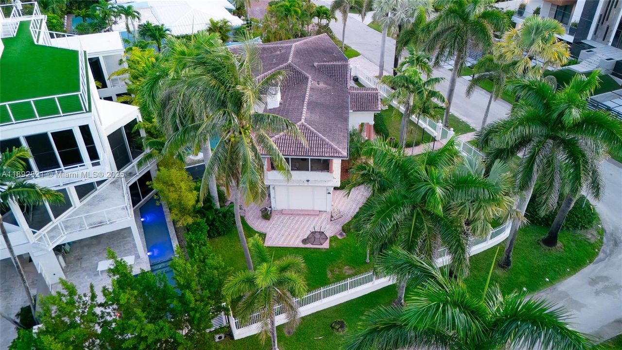 待售: $4,500,000 (4 贝兹, 3 浴室, 3084 平方英尺)