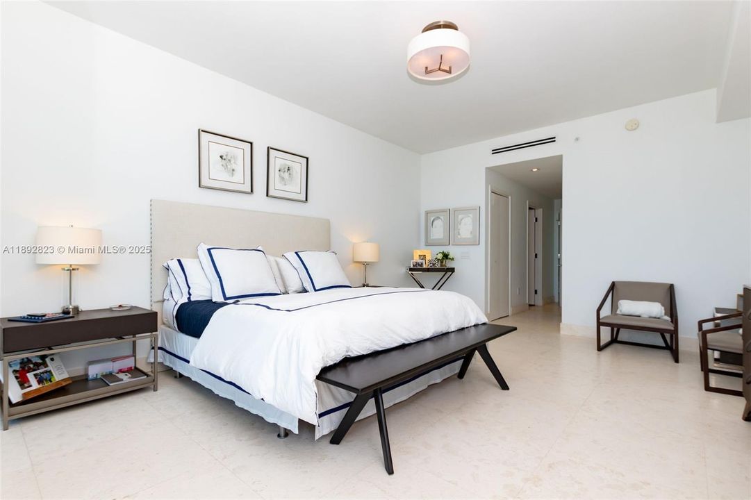 最近租的: $29,800 (3 贝兹, 4 浴室, 2257 平方英尺)