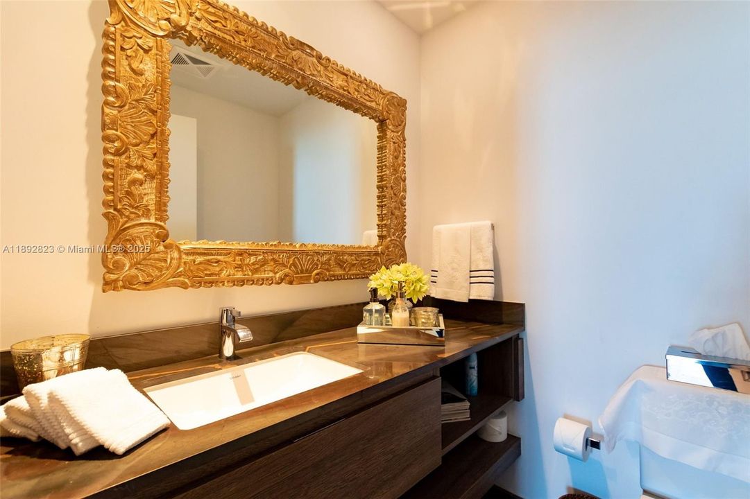 最近租的: $29,800 (3 贝兹, 4 浴室, 2257 平方英尺)