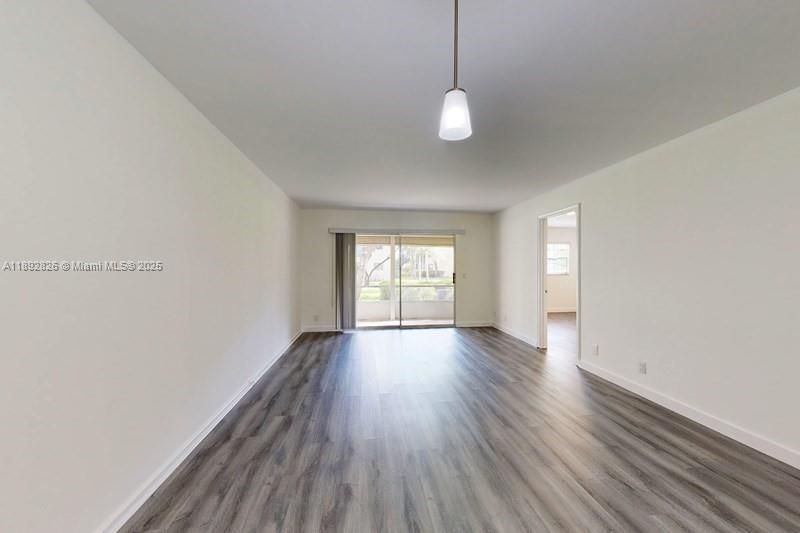 Active With Contract: $2,250 (2 beds, 2 baths, 1100 Square Feet)