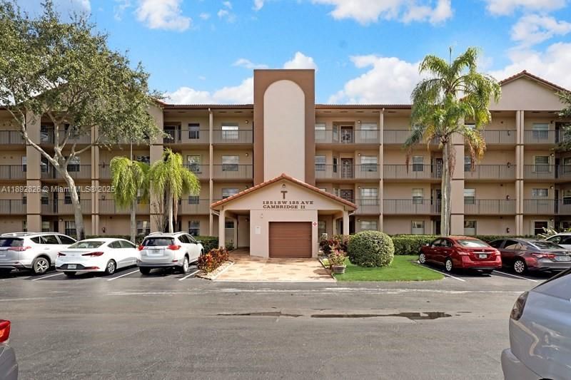 Active With Contract: $2,250 (2 beds, 2 baths, 1100 Square Feet)