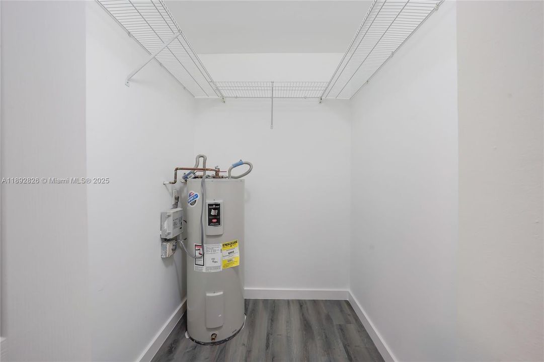 Active With Contract: $2,250 (2 beds, 2 baths, 1100 Square Feet)