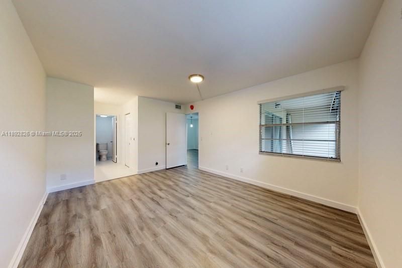 Active With Contract: $2,250 (2 beds, 2 baths, 1100 Square Feet)