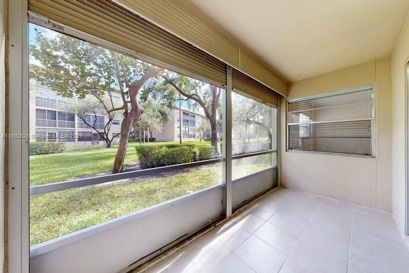 Active With Contract: $2,250 (2 beds, 2 baths, 1100 Square Feet)