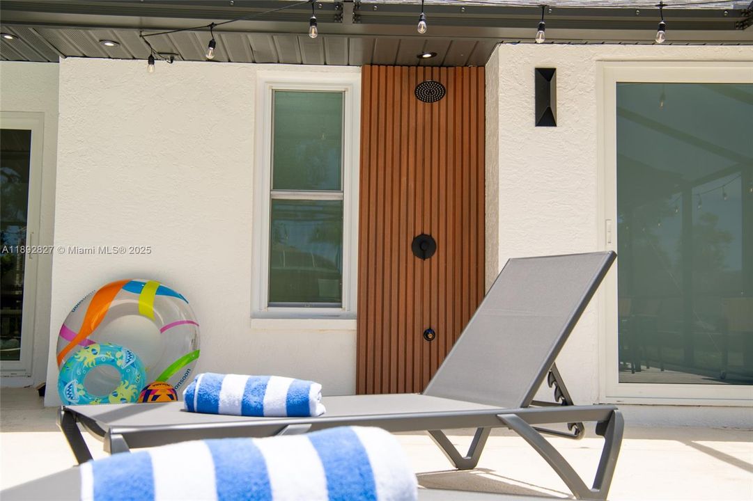 For Rent: $4,200 (3 beds, 2 baths, 2020 Square Feet)