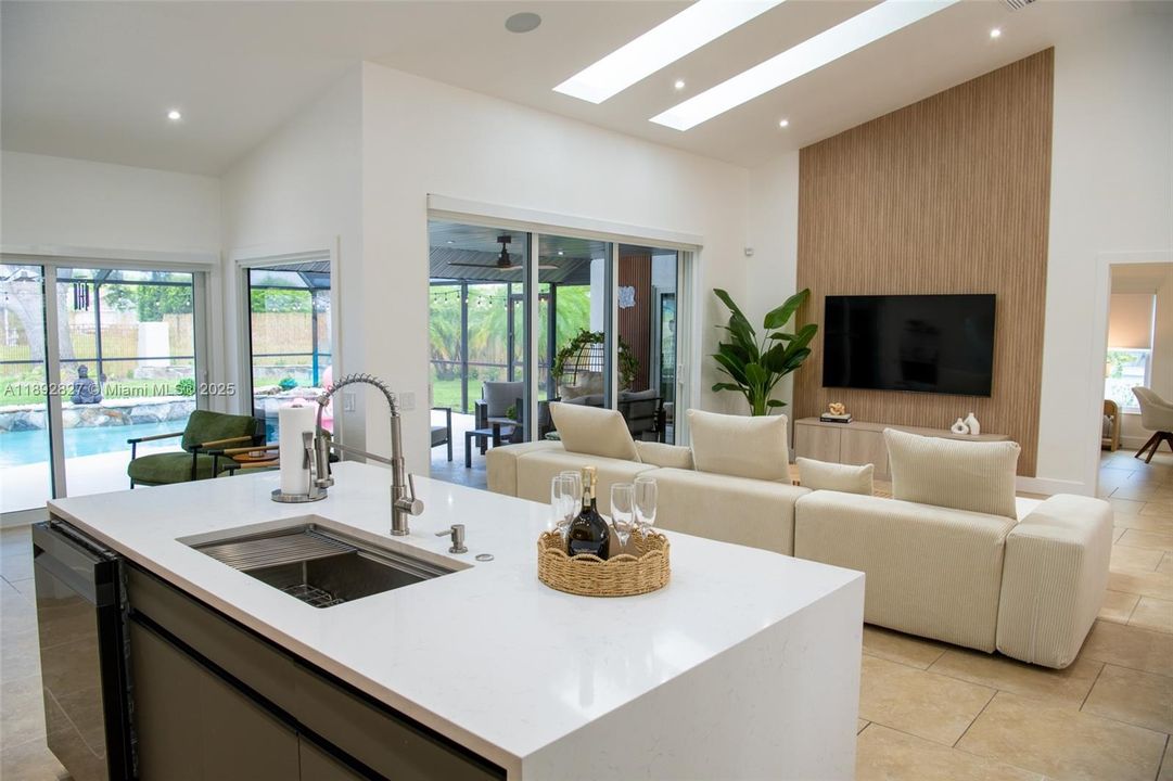 For Rent: $4,200 (3 beds, 2 baths, 2020 Square Feet)