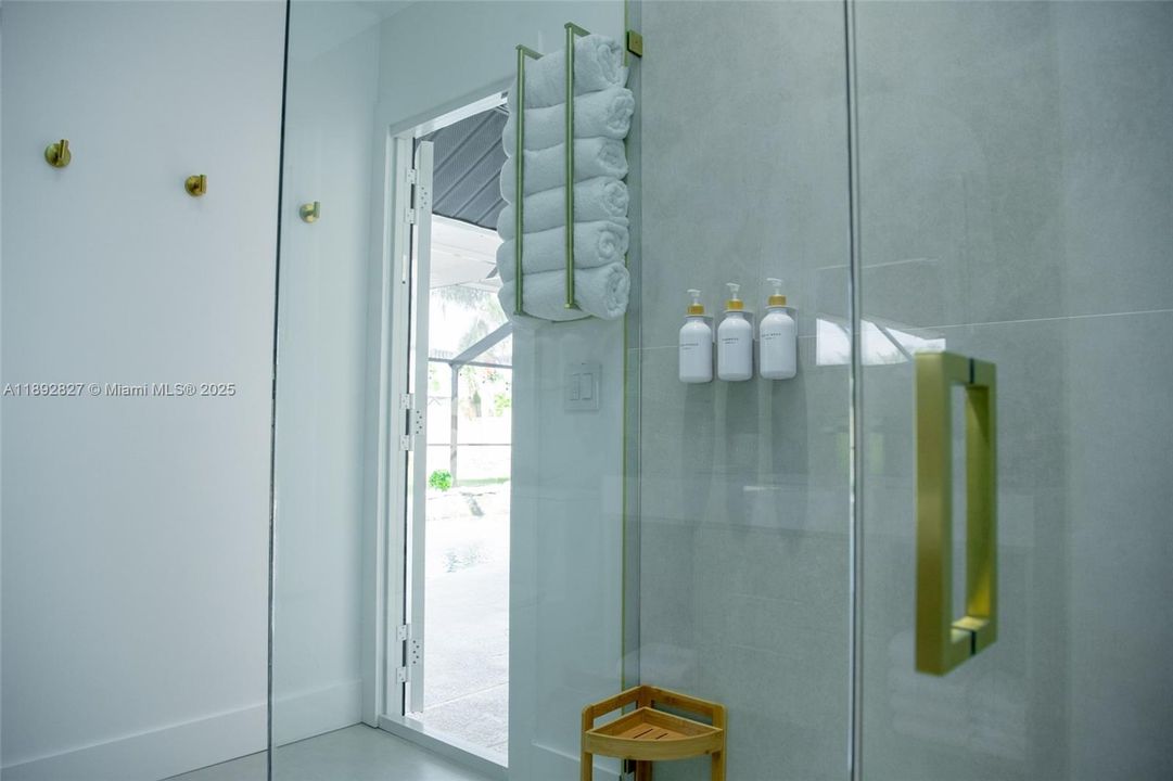 For Rent: $4,200 (3 beds, 2 baths, 2020 Square Feet)