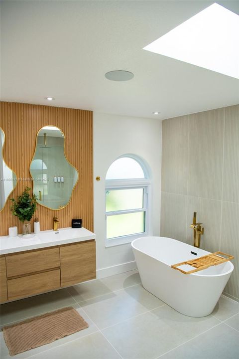 For Rent: $4,200 (3 beds, 2 baths, 2020 Square Feet)