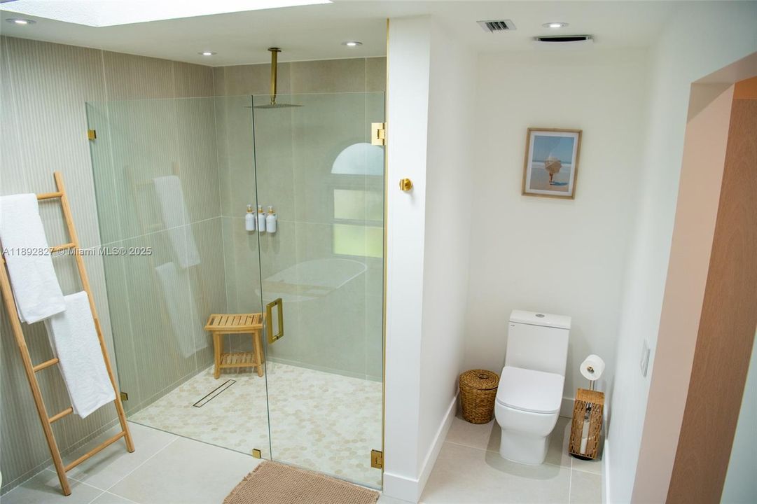 For Rent: $4,200 (3 beds, 2 baths, 2020 Square Feet)