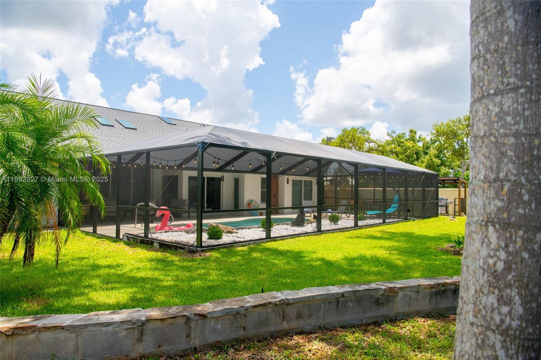 For Rent: $4,200 (3 beds, 2 baths, 2020 Square Feet)