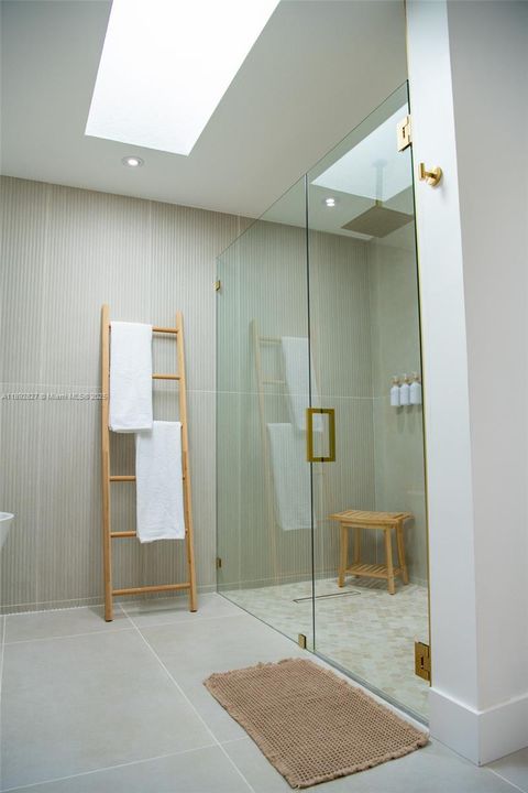 For Rent: $4,200 (3 beds, 2 baths, 2020 Square Feet)