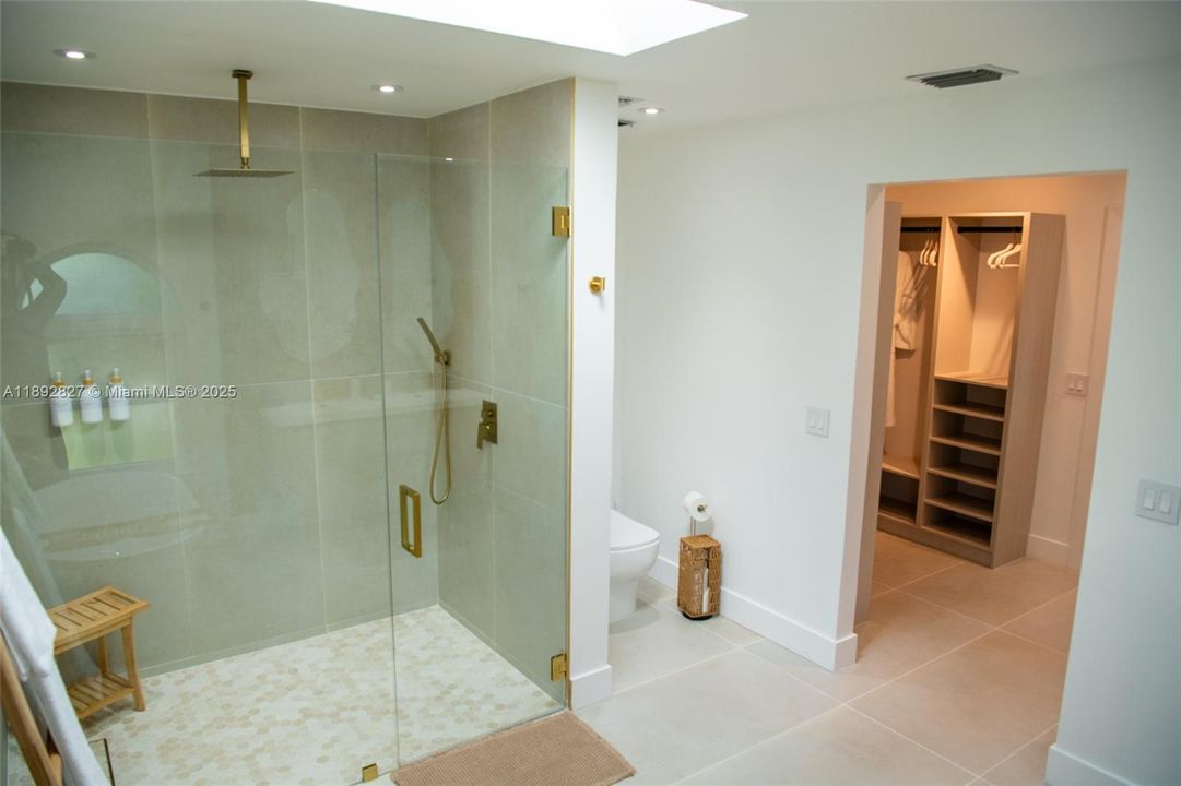 For Rent: $4,200 (3 beds, 2 baths, 2020 Square Feet)