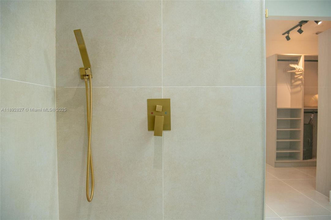 For Rent: $4,200 (3 beds, 2 baths, 2020 Square Feet)