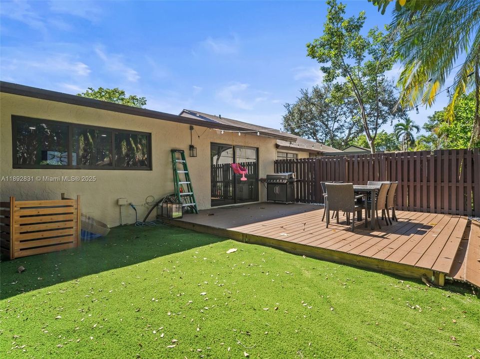 Vendido Recientemente: $505,000 (2 camas, 2 baños, 1147 Pies cuadrados)