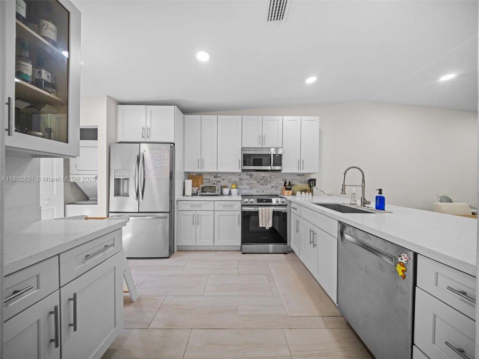 Vendido Recientemente: $505,000 (2 camas, 2 baños, 1147 Pies cuadrados)