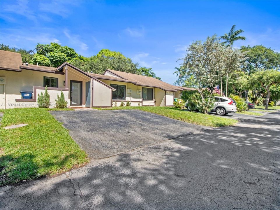 Vendido Recientemente: $505,000 (2 camas, 2 baños, 1147 Pies cuadrados)