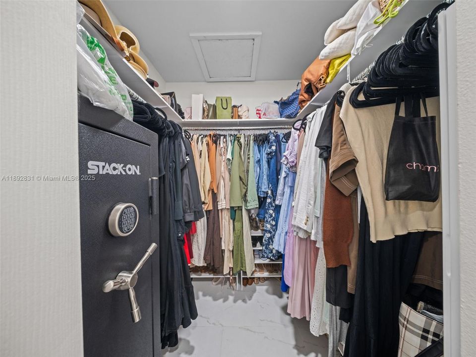 Vendido Recientemente: $505,000 (2 camas, 2 baños, 1147 Pies cuadrados)