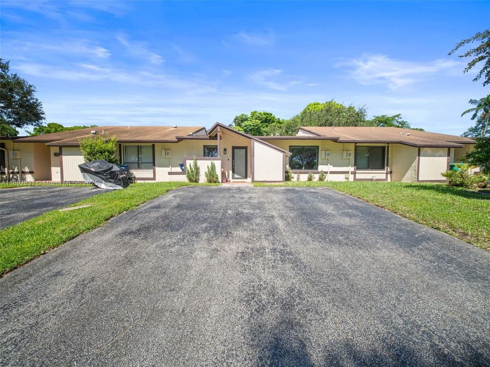 Vendido Recientemente: $505,000 (2 camas, 2 baños, 1147 Pies cuadrados)