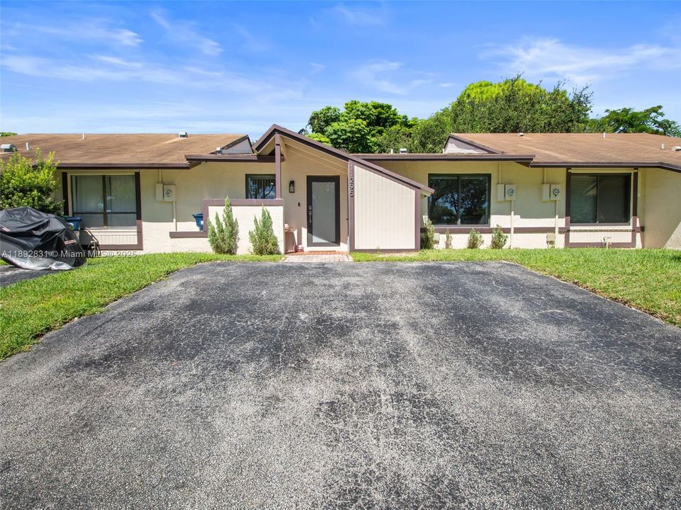 Vendido Recientemente: $505,000 (2 camas, 2 baños, 1147 Pies cuadrados)