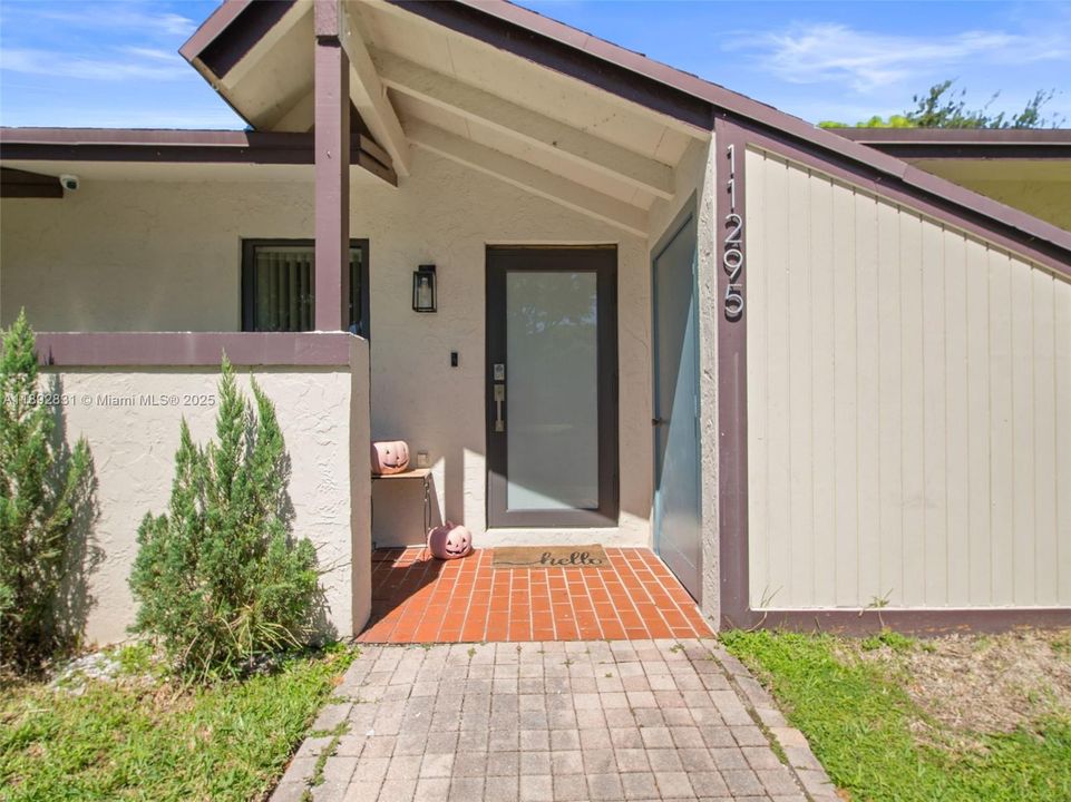 Vendido Recientemente: $505,000 (2 camas, 2 baños, 1147 Pies cuadrados)