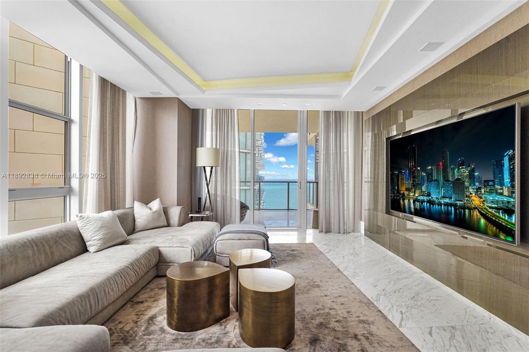 For Sale: $8,900,000 (3 beds, 3 baths, 3003 Square Feet)