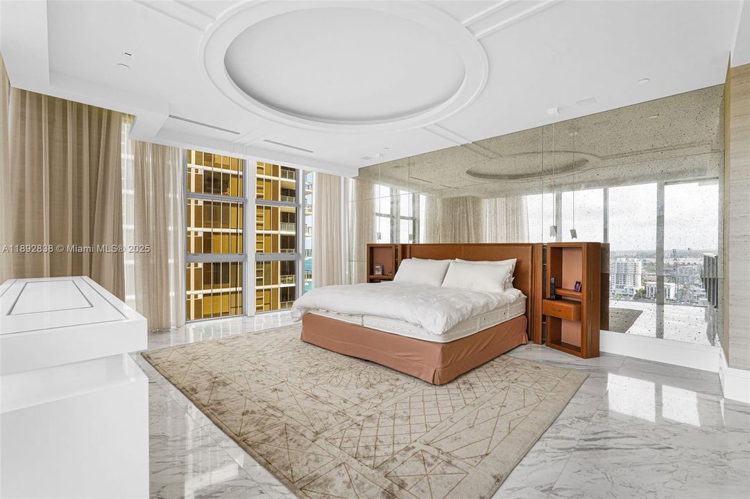 For Sale: $8,900,000 (3 beds, 3 baths, 3003 Square Feet)