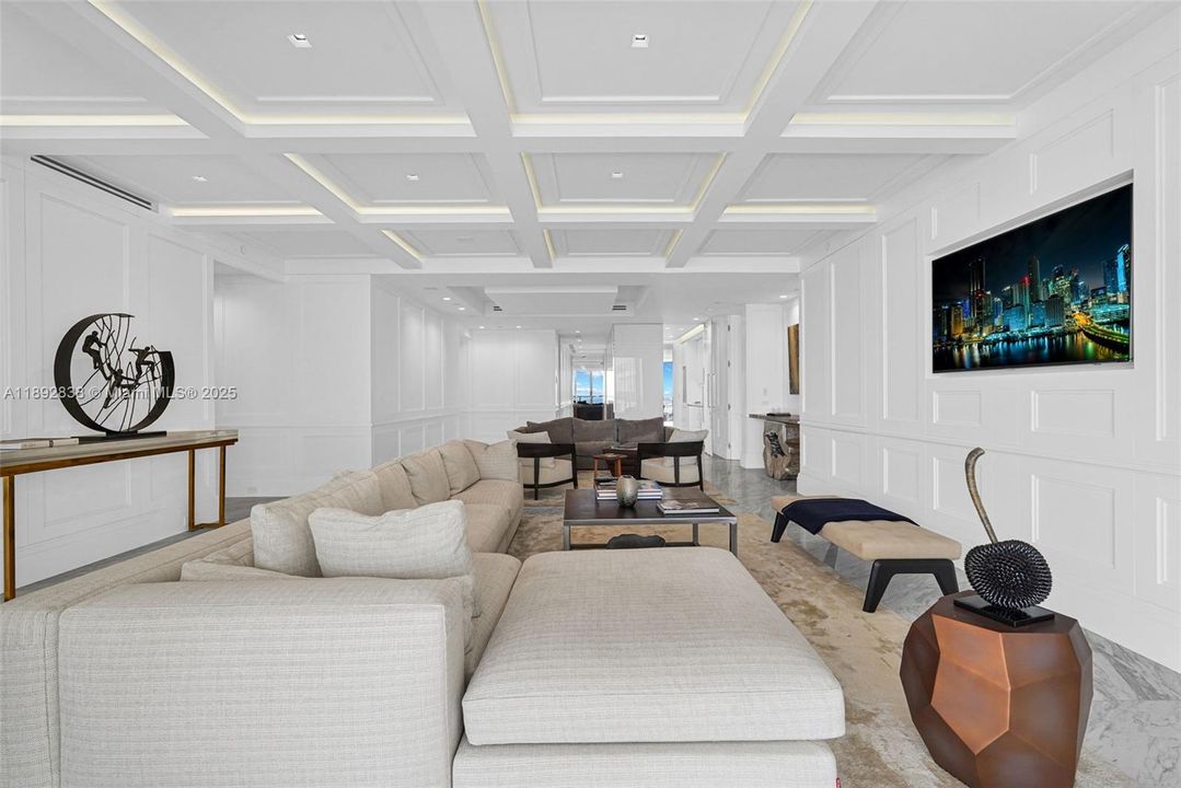 For Sale: $8,900,000 (3 beds, 3 baths, 3003 Square Feet)