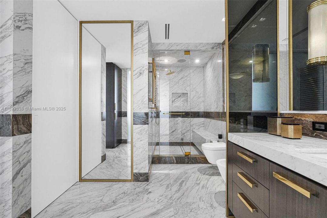 For Sale: $8,900,000 (3 beds, 3 baths, 3003 Square Feet)