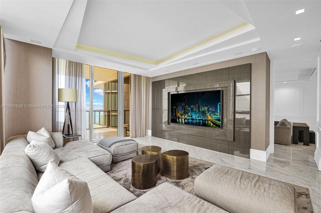 For Sale: $8,900,000 (3 beds, 3 baths, 3003 Square Feet)