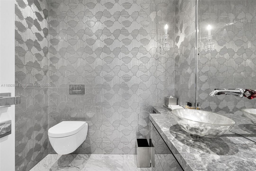 For Sale: $8,900,000 (3 beds, 3 baths, 3003 Square Feet)